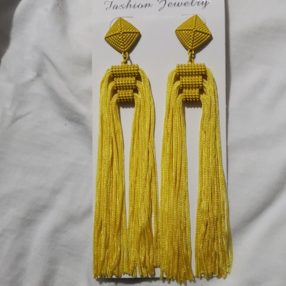Earrings - Picture 2 of 3